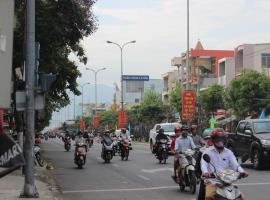 Trục đường Hồ Tùng Mậu